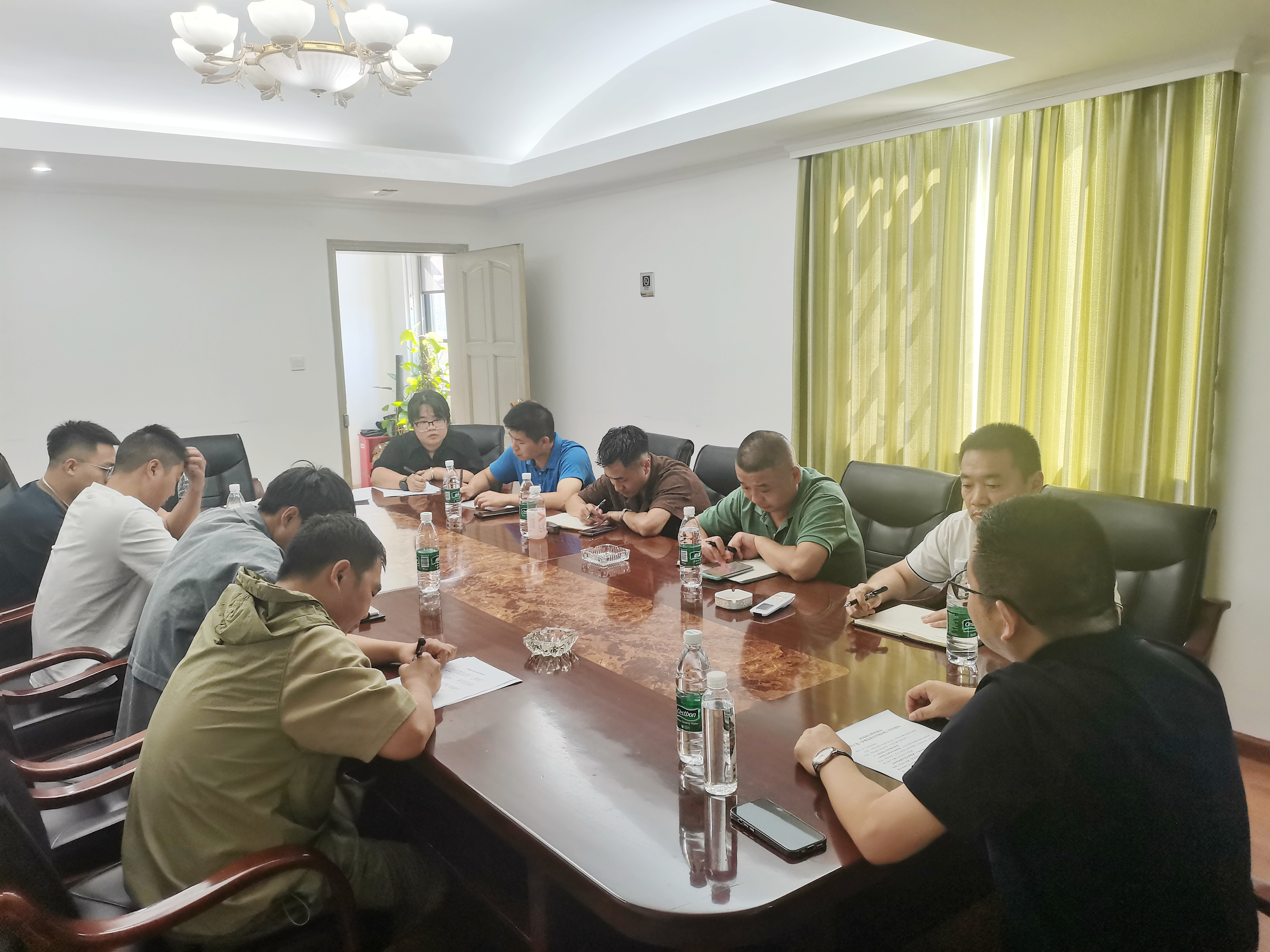 专题钻研会