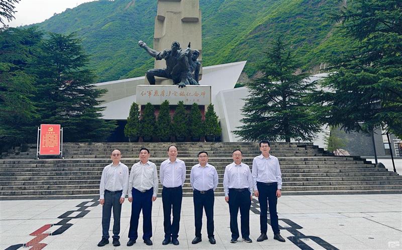 泸定桥头忆红军，，，，，，长征精神代代传 ——测绘公司党委理论中心组赴泸定桥红军纪念馆集中学习